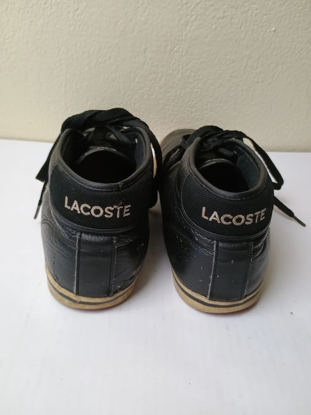 Lacoste Ampthill Men’s Size 10 Black Leather Mid-Top Sneakers - Chukka